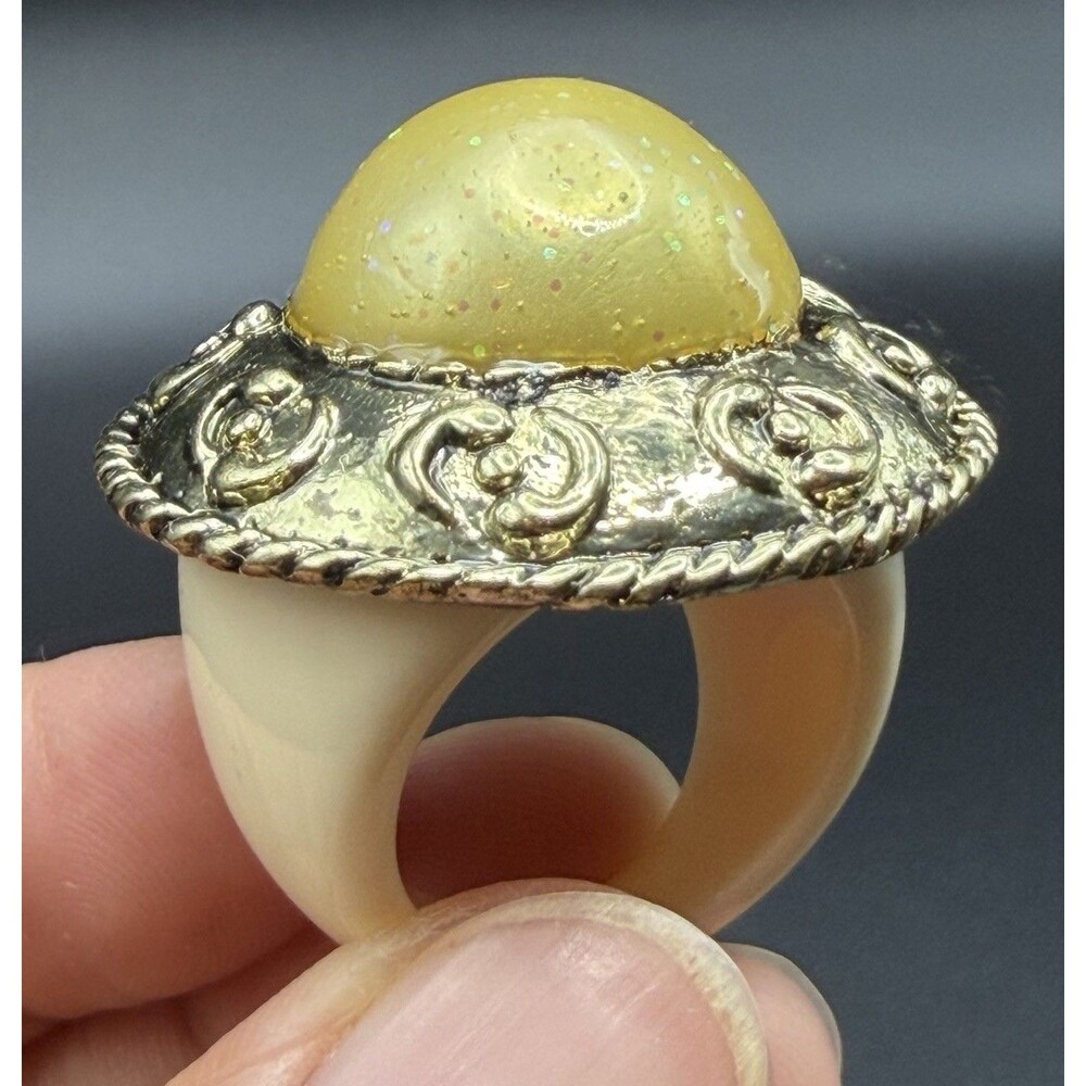Y2K Chunky Yellow Lucite Ring Size 8 Vintage Dome Cream Resin Statement Cocktail